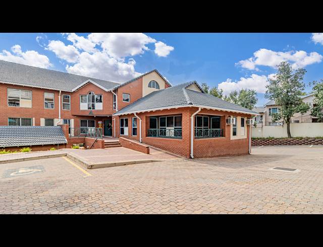 212M² OFFICE TO LET IN FERNDALE